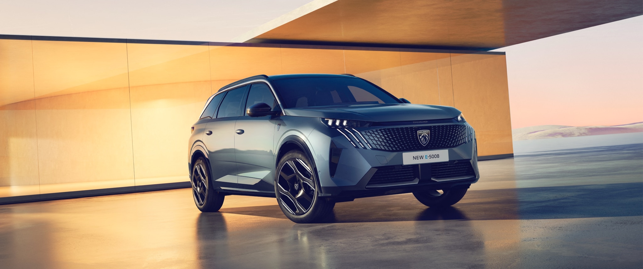 Peugeot E-5008